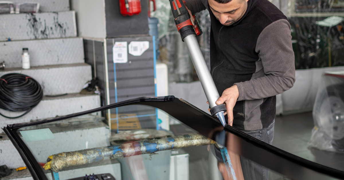 Leia mais sobre o artigo Cola para-brisa: tudo o que você precisa saber antes de comprar